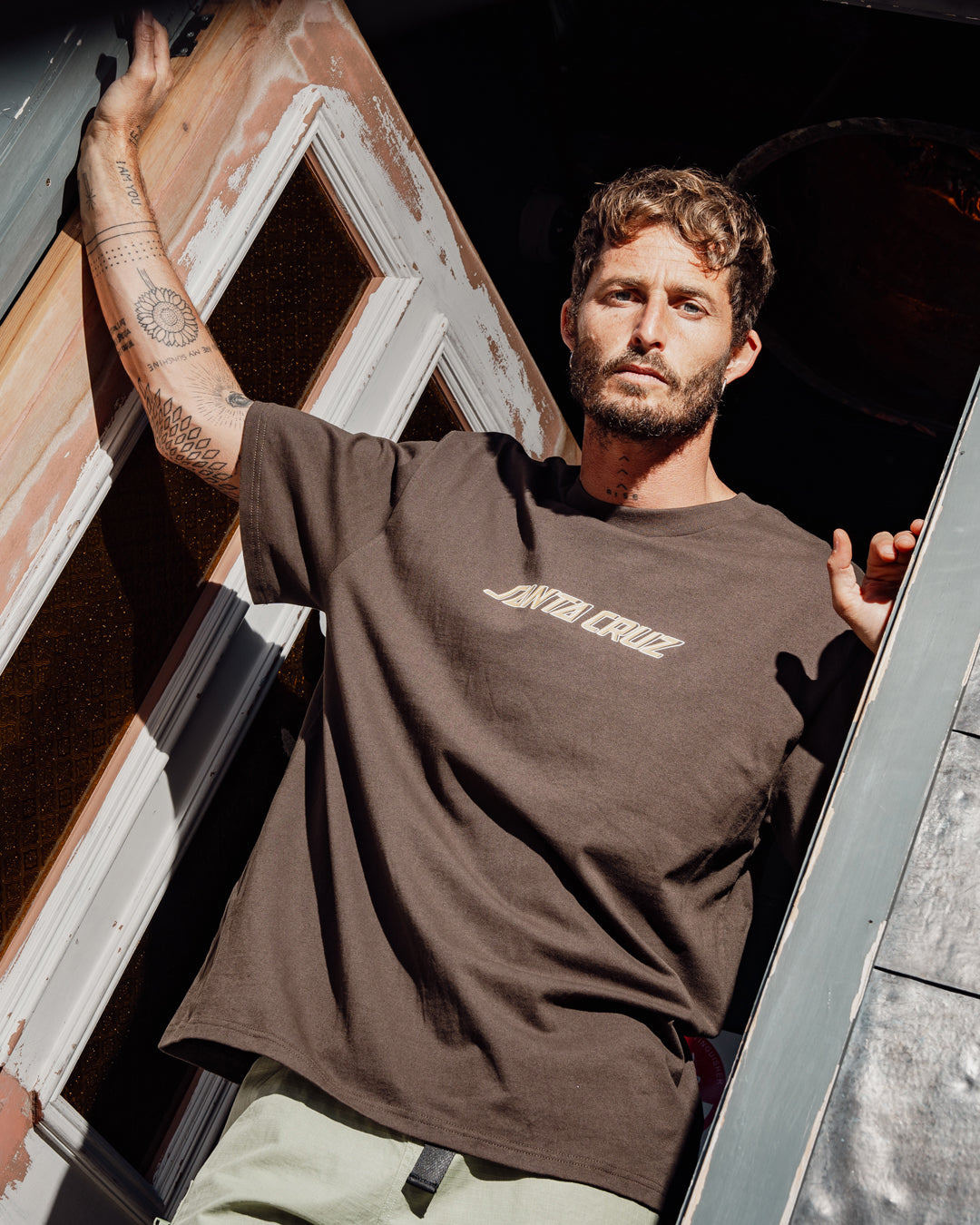 Off Set Strip Men's Box Fit T-shirt Brown